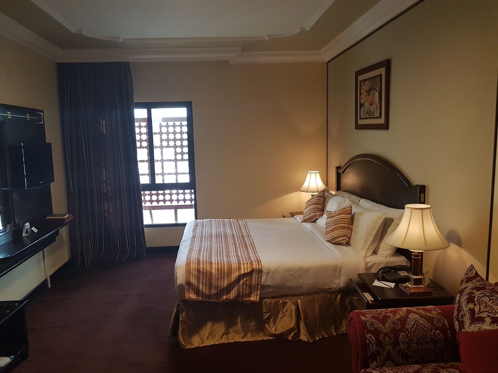 Taiba Suites Madinah Medine Dış mekan fotoğraf A room at the hotel