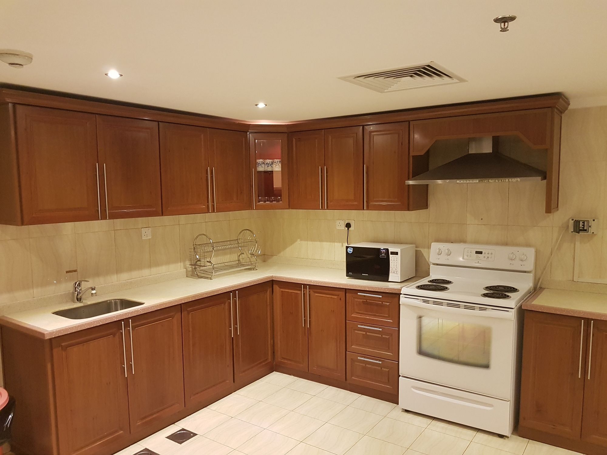 Taiba Suites Madinah Medine Dış mekan fotoğraf A modern kitchen