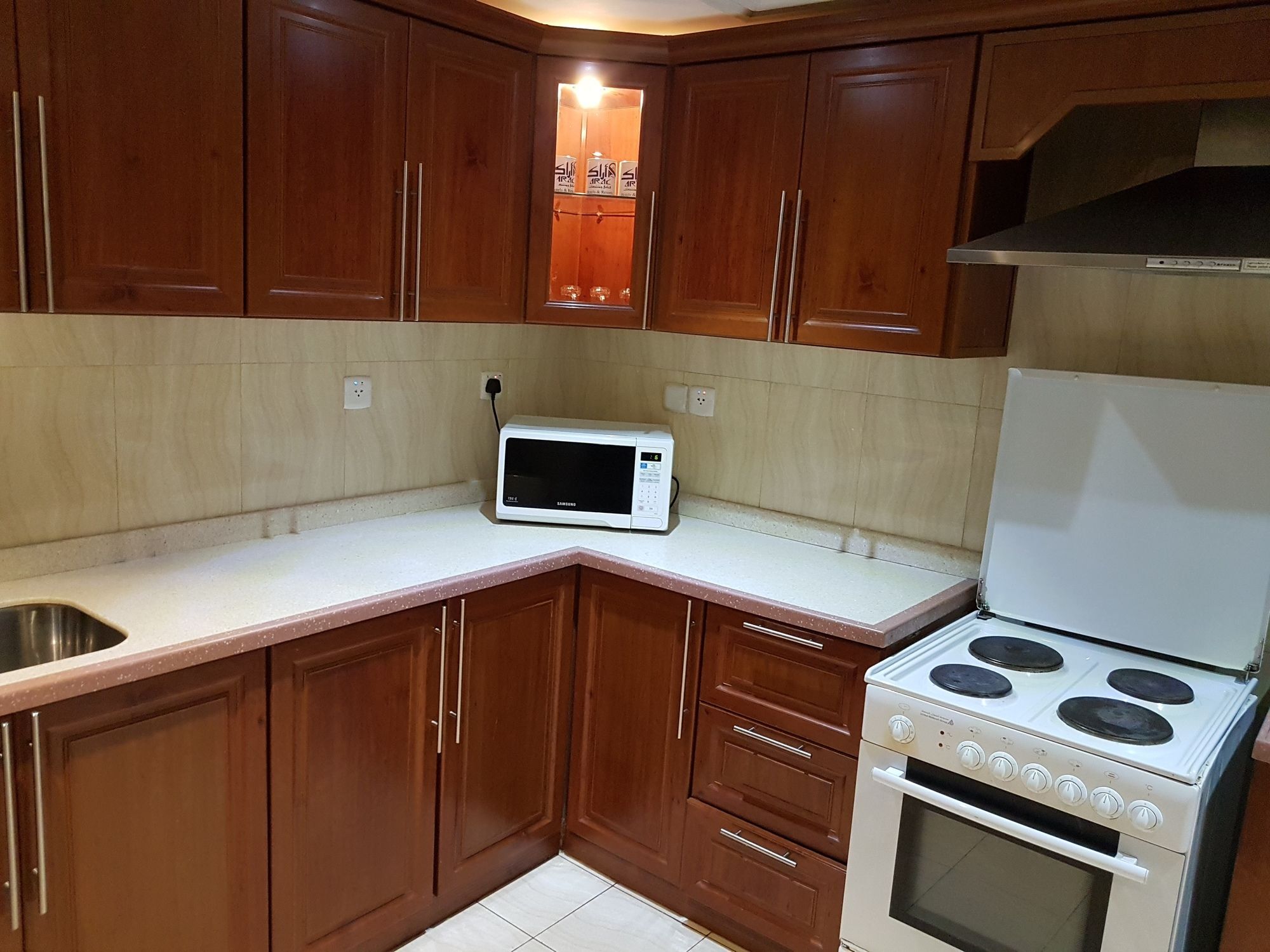 Taiba Suites Madinah Medine Dış mekan fotoğraf A modern kitchen